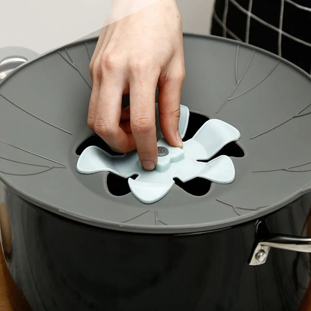 Silicone Spill-Proof Pot Cover